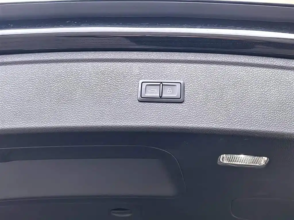 Audi Q5L — миниатюра 13