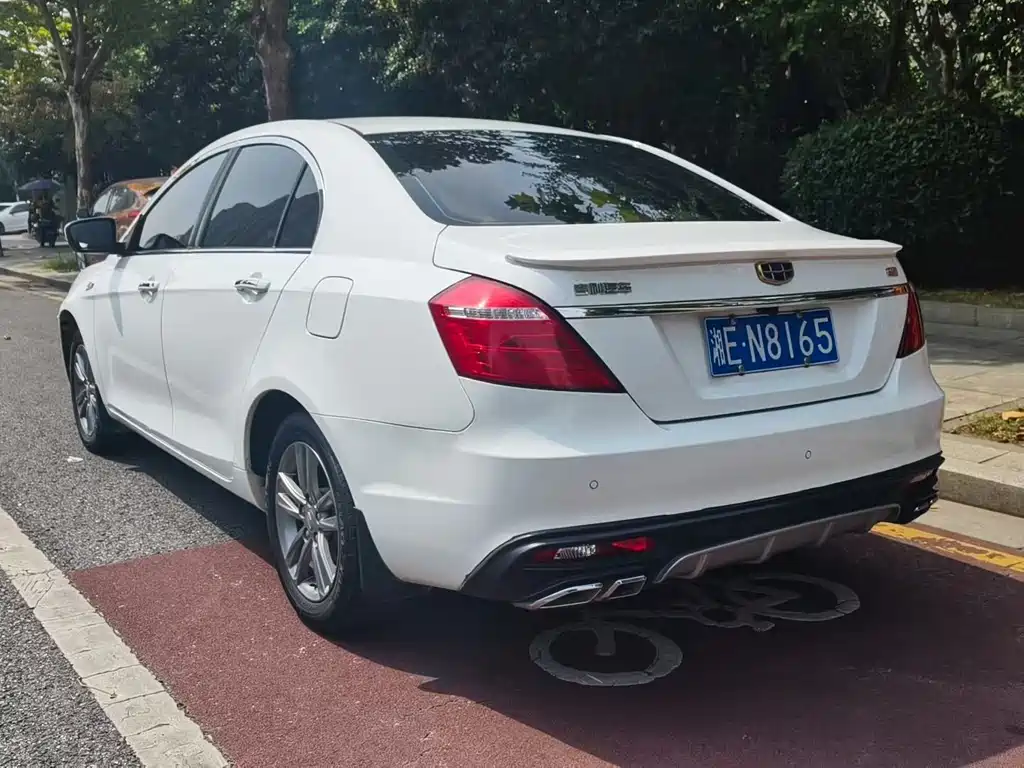 Geely Emgrand — миниатюра 5