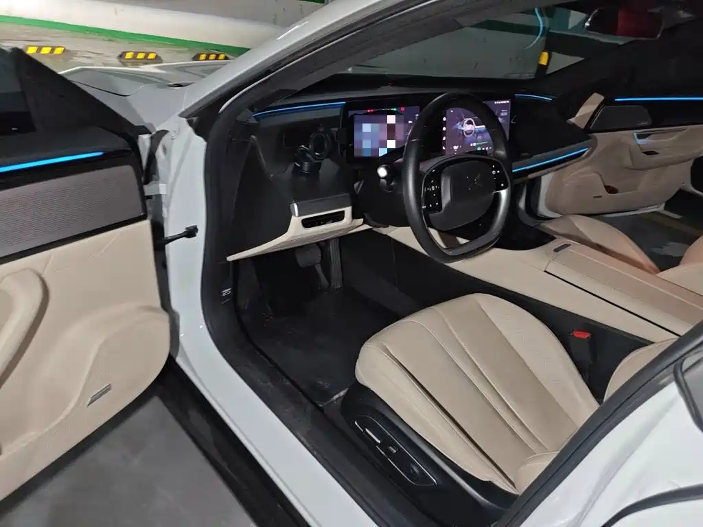 XPeng P7 — миниатюра 14