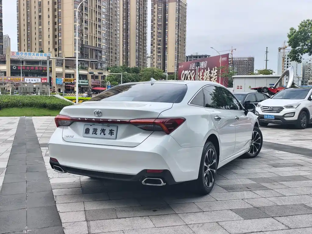 Toyota Avalon — миниатюра 7