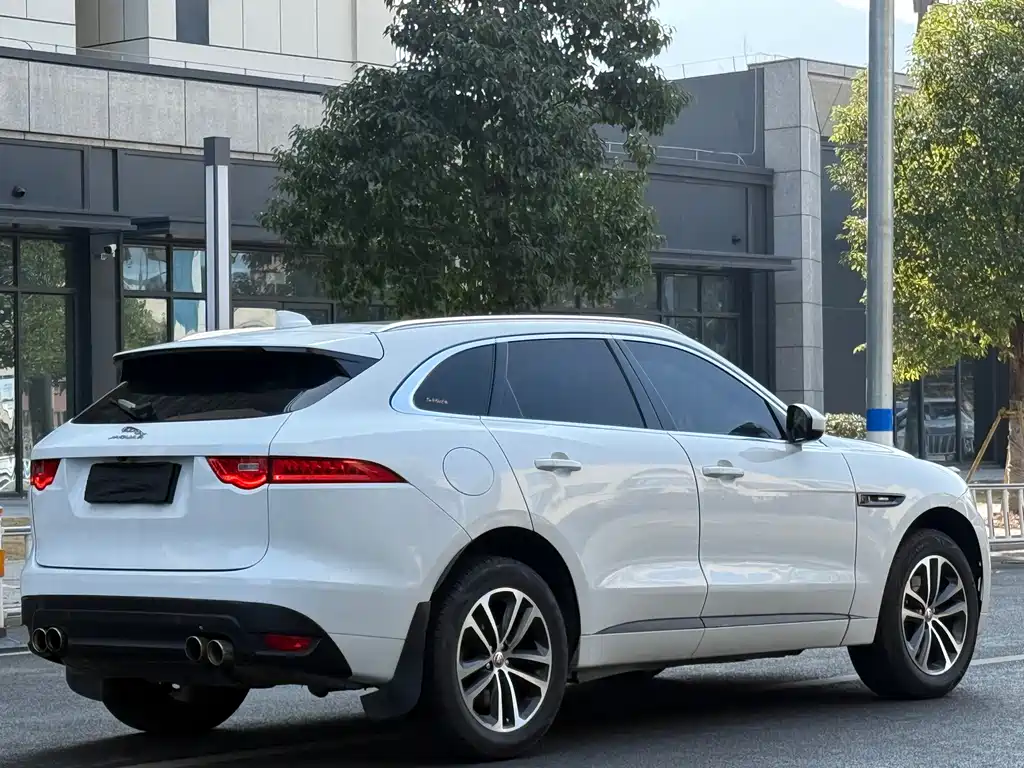 JAGUAR F PACE
