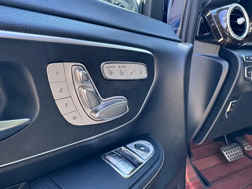 Mercedes-Benz V-Class — миниатюра 8