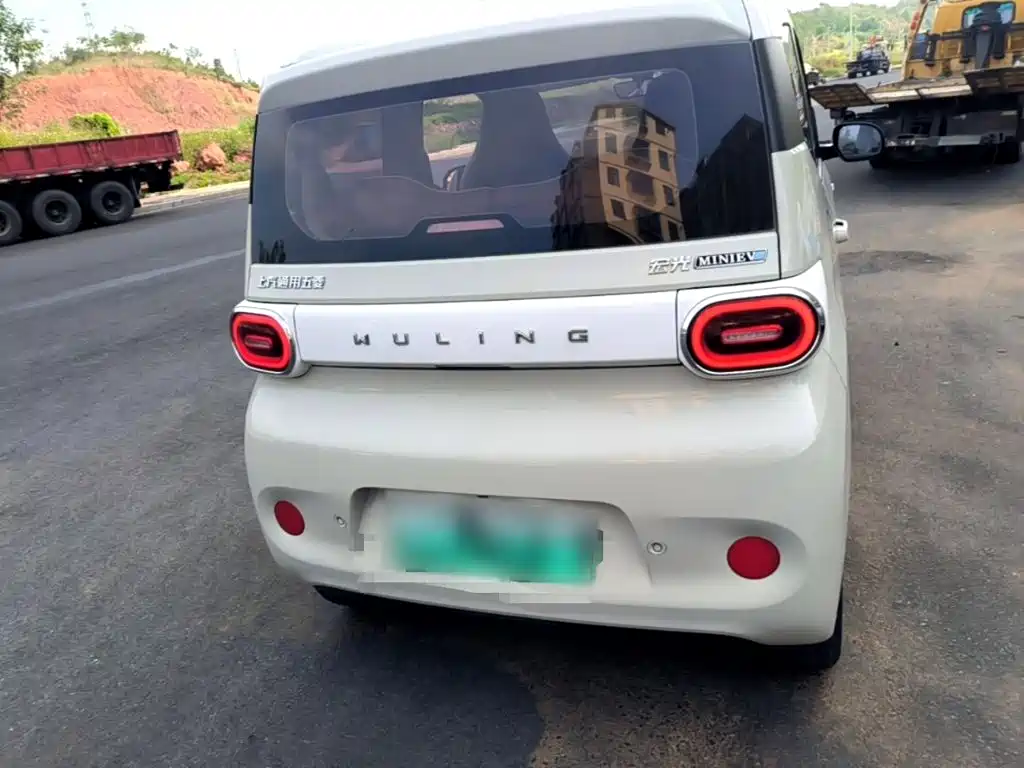 Wuling MINIEV — миниатюра 6