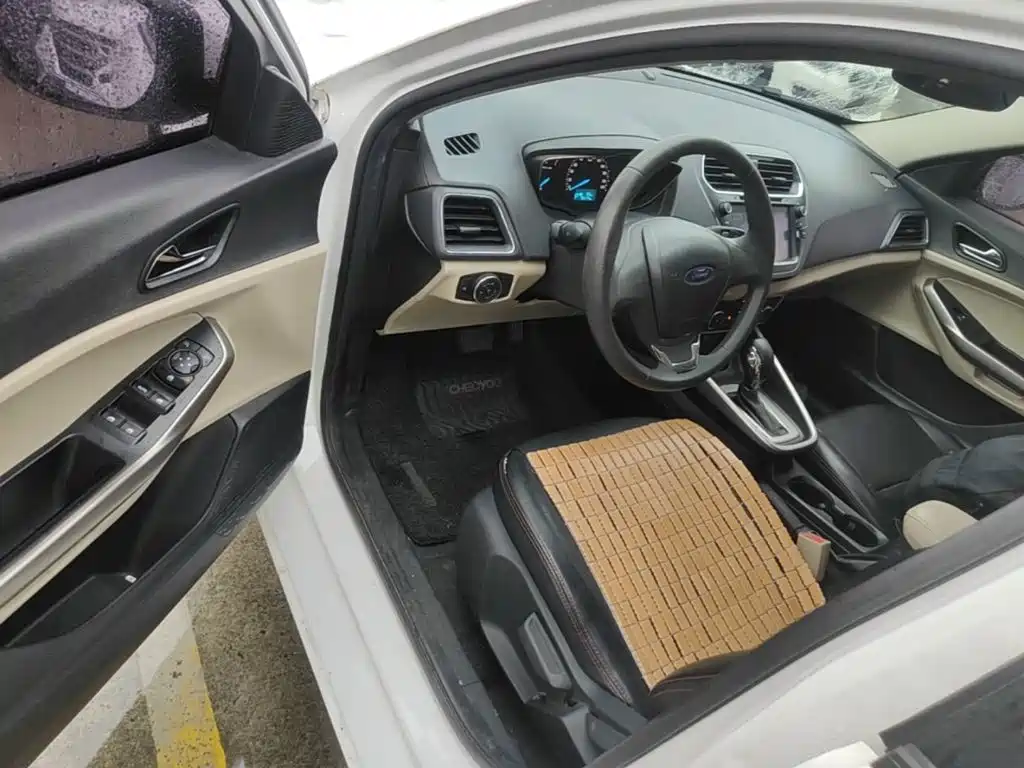 Ford Escort — миниатюра 16