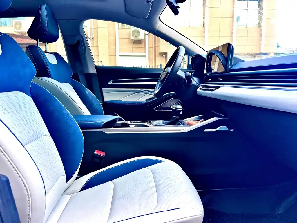 Geely Emgrand — миниатюра 11