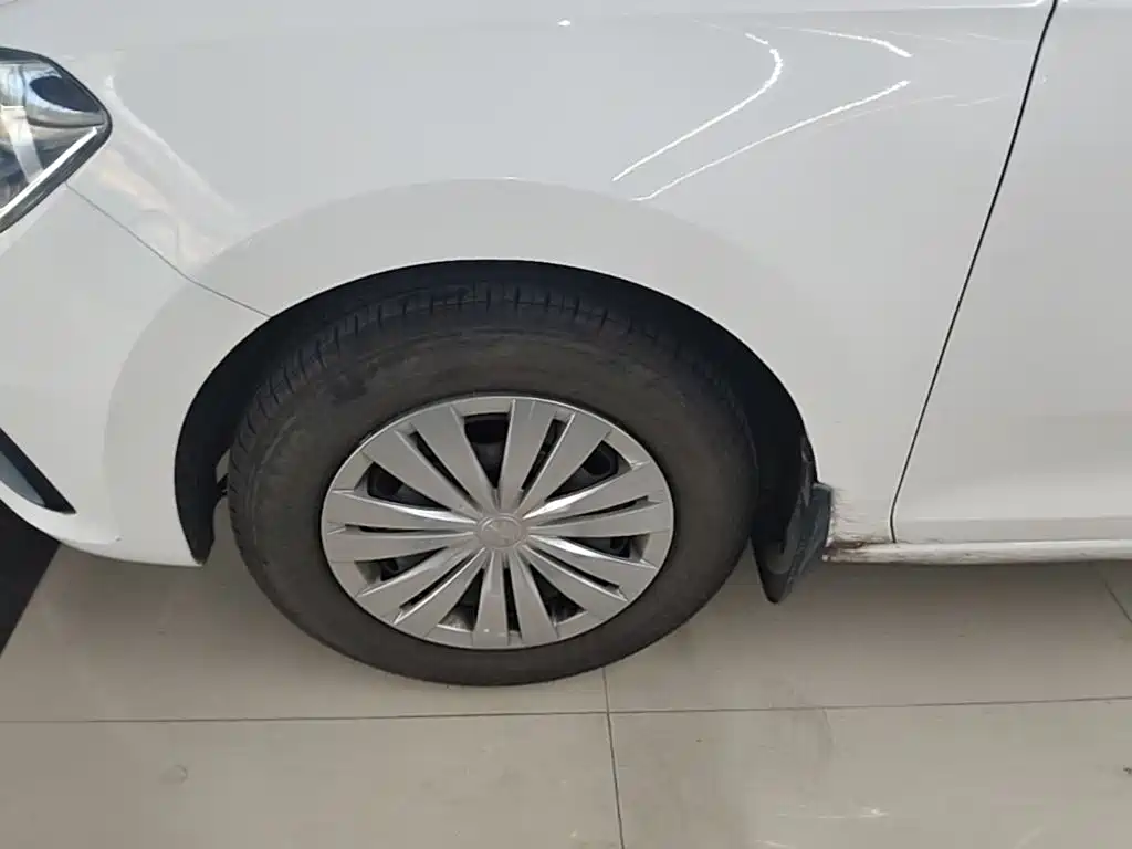 Volkswagen Santana — миниатюра 23