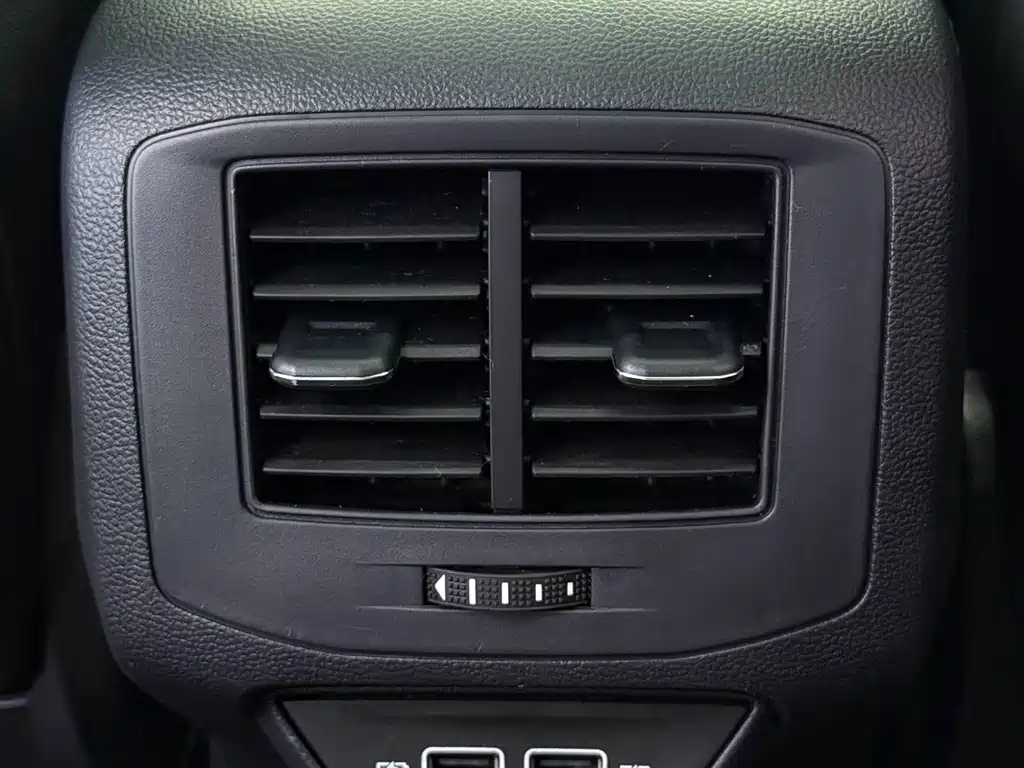 Volkswagen T-Roc — миниатюра 18