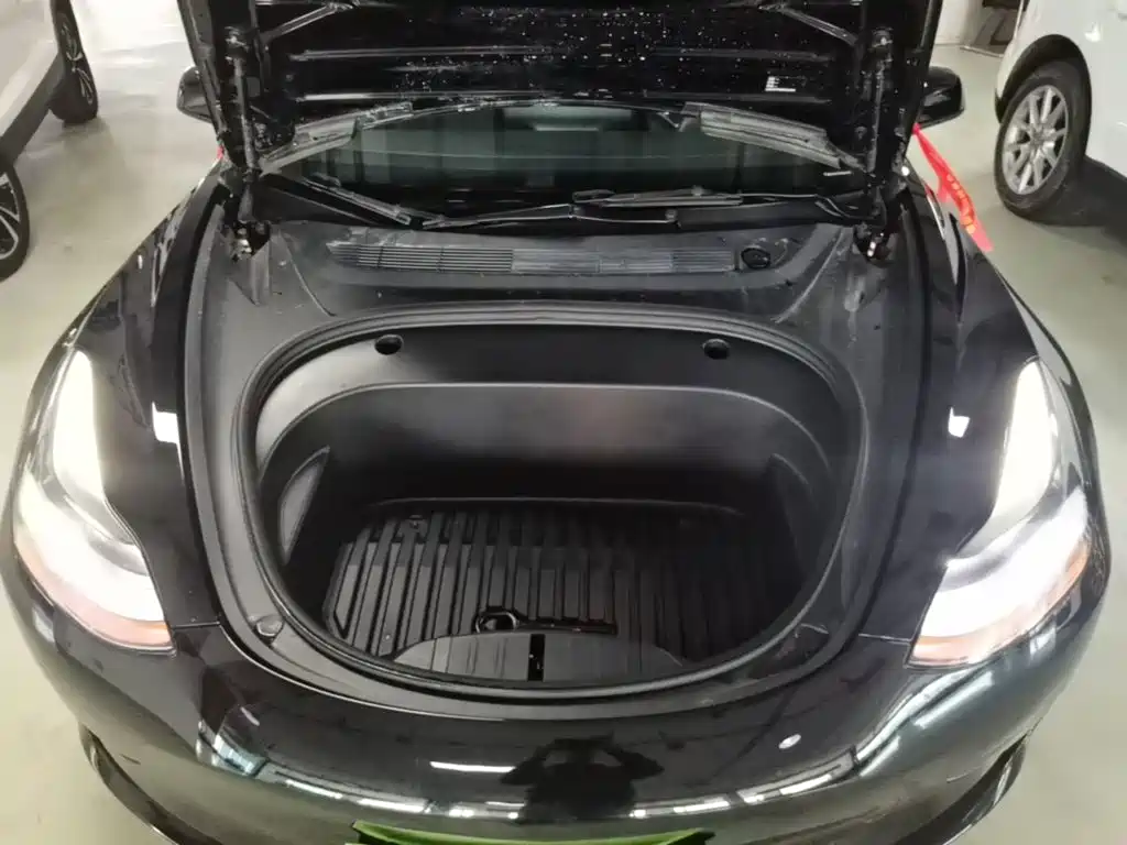 Tesla Model 3 — миниатюра 20