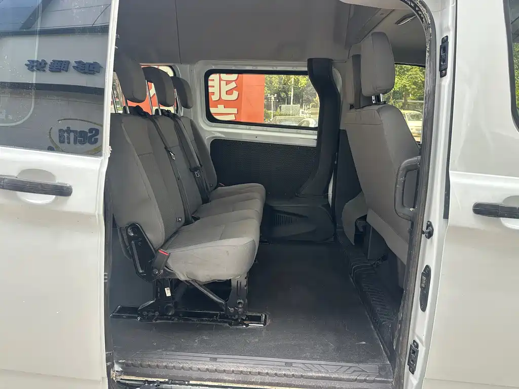 Ford Transit — миниатюра 5