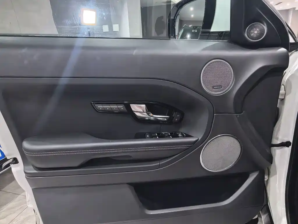 Land Rover Evoque (Import) — миниатюра 7