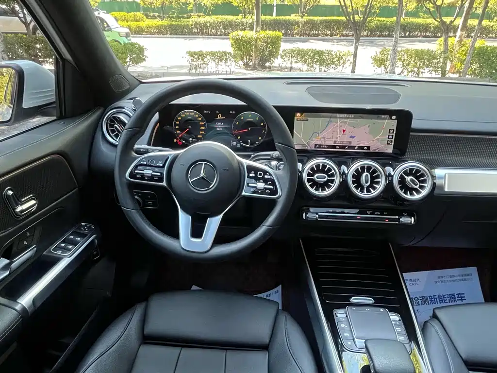 Mercedes-Benz GLB — миниатюра 10