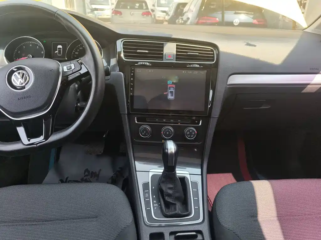 Volkswagen Golf 2018 180TSI AT Comfort