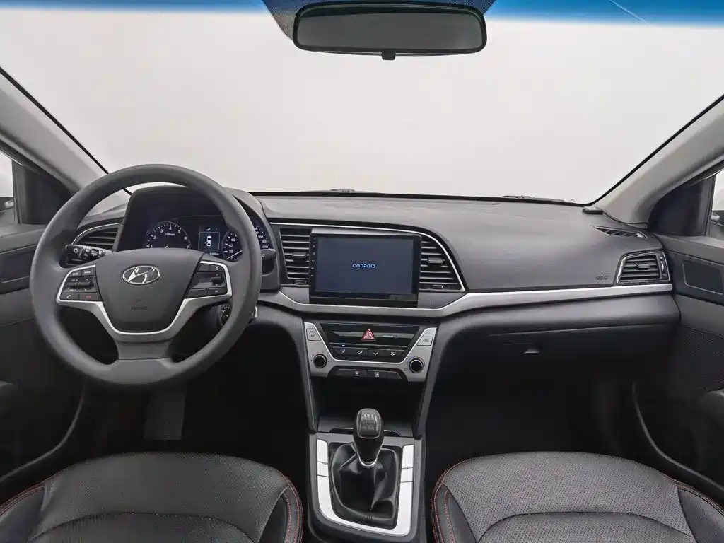 Hyundai Elantra — миниатюра 5