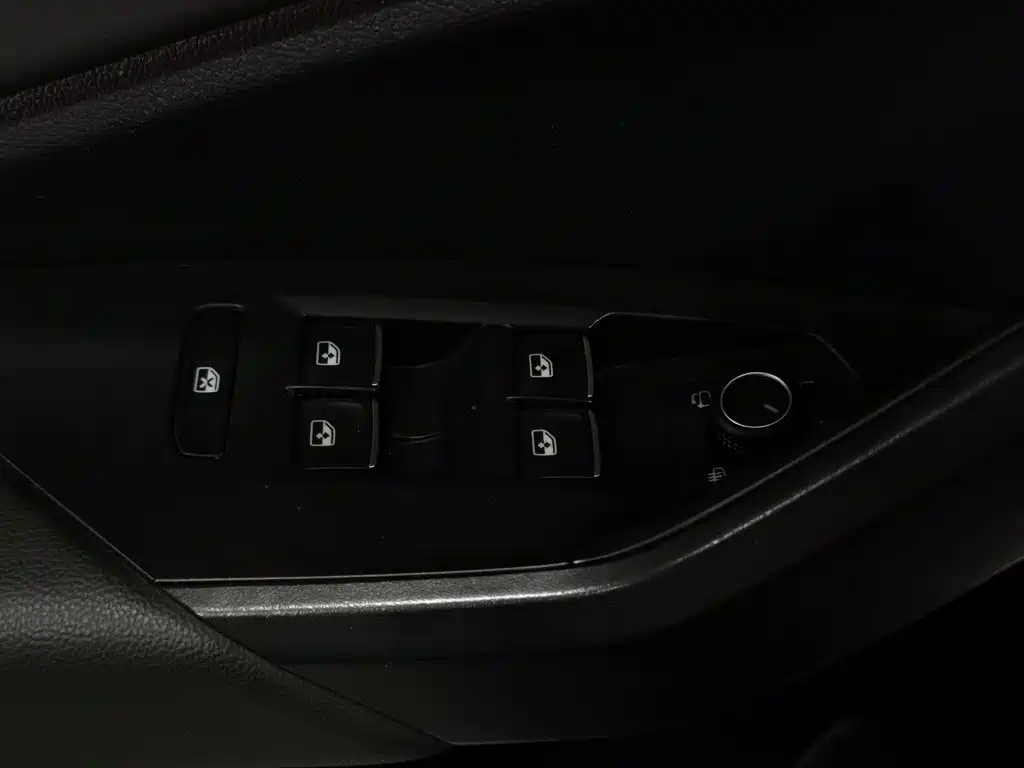 Volkswagen Sagitar — миниатюра 9