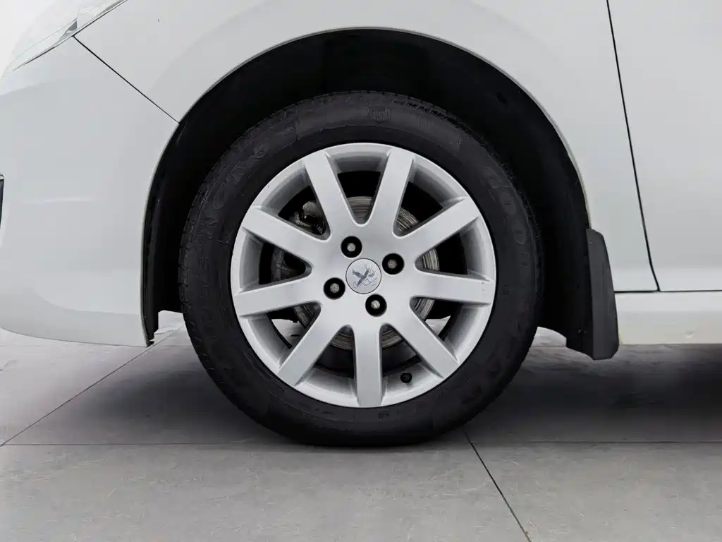 Peugeot 308 — миниатюра 17