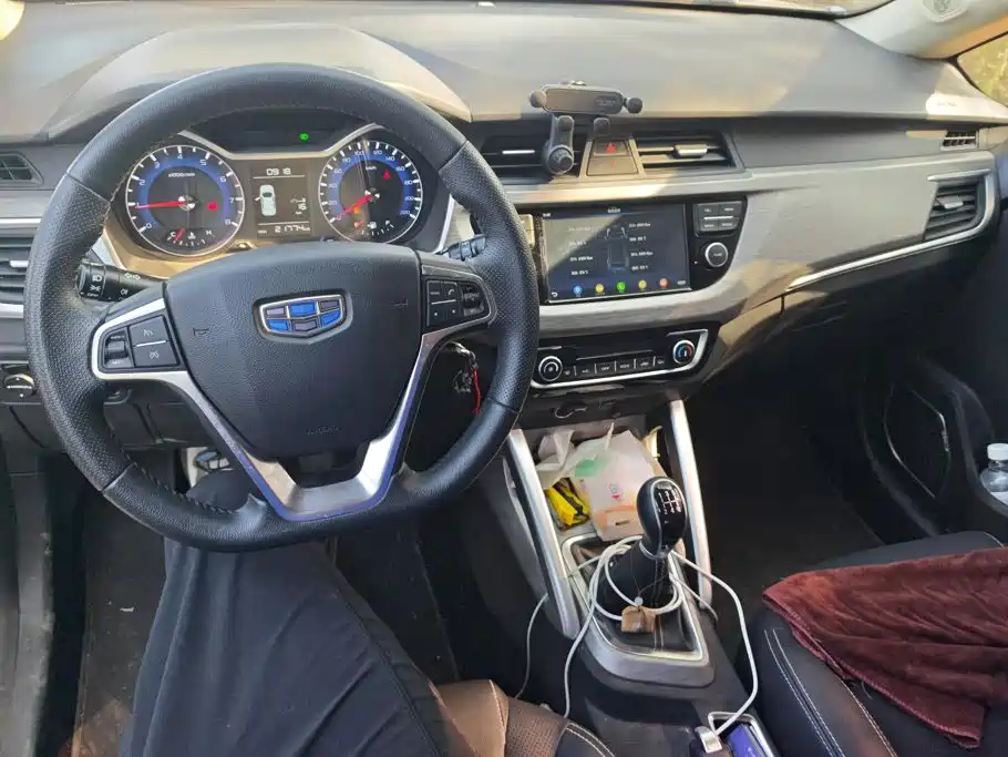Geely Vision X3 — миниатюра 12