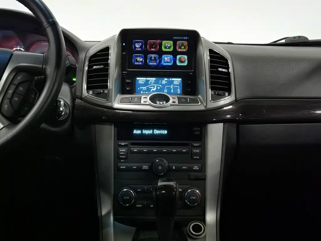 Chevrolet Captiva — миниатюра 12