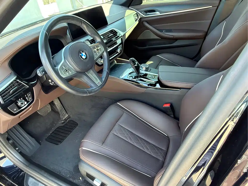 BMW 5 Series — миниатюра 7