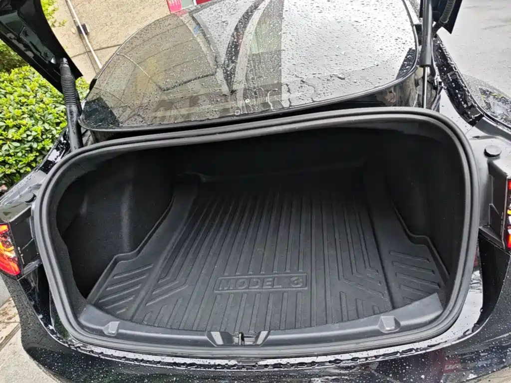 Tesla Model 3 — миниатюра 19