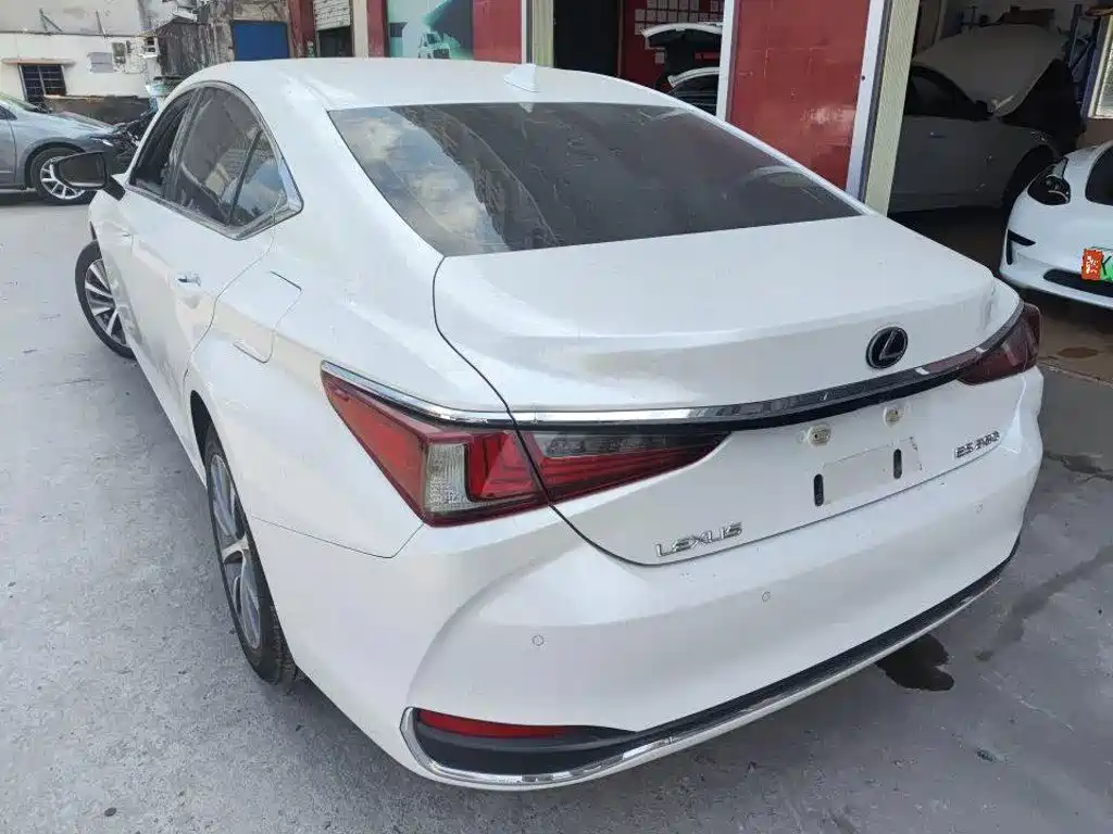 Lexus ES — миниатюра 3
