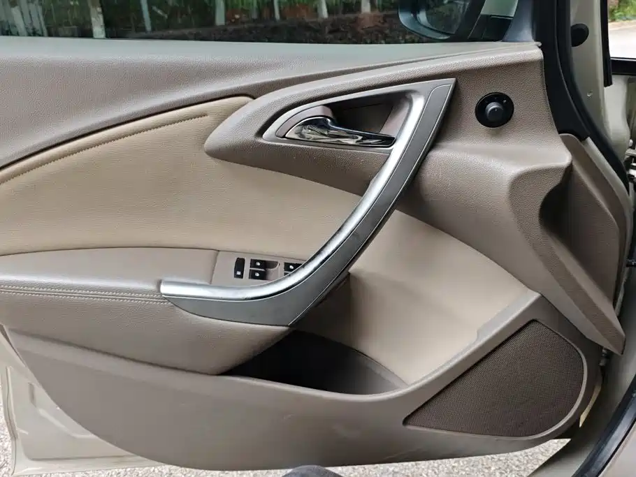 Buick Excelle — миниатюра 7