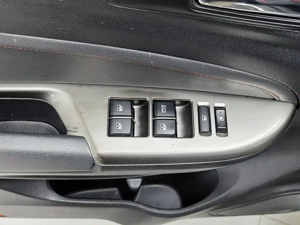 Changan CS15 — миниатюра 9
