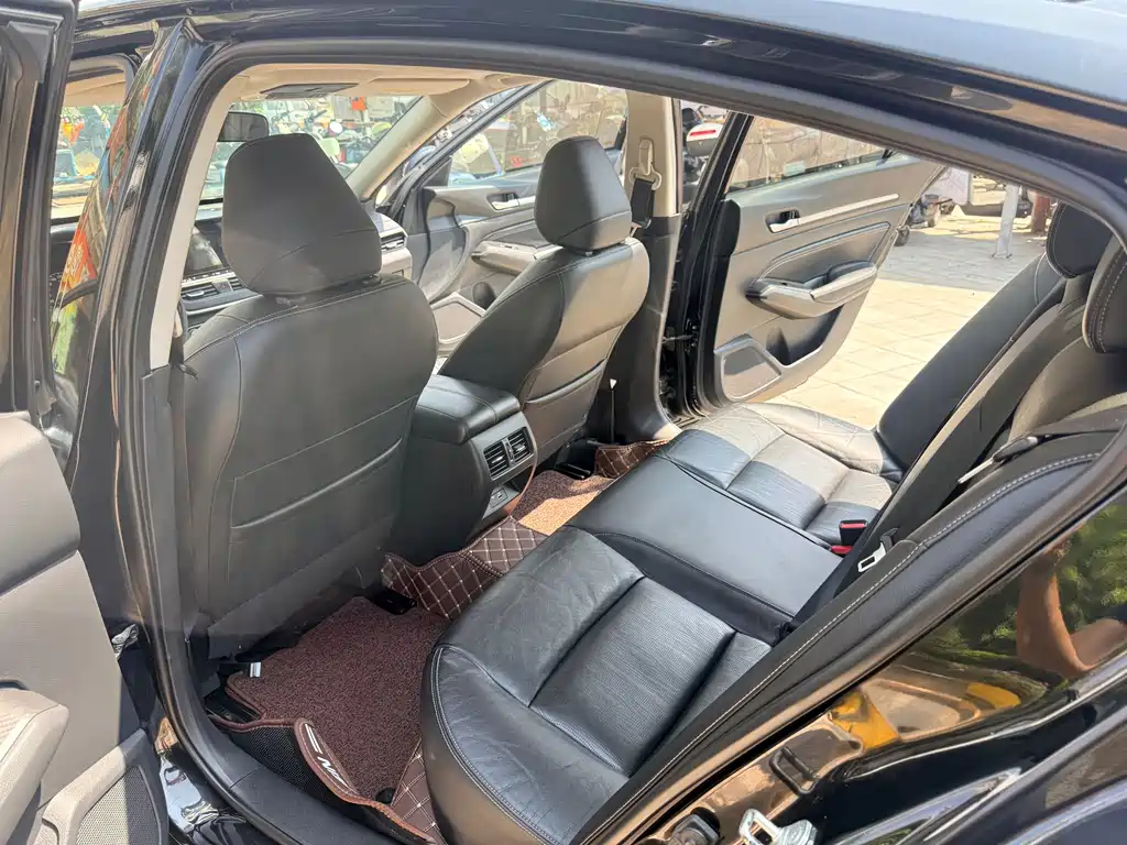Nissan Teana — миниатюра 6