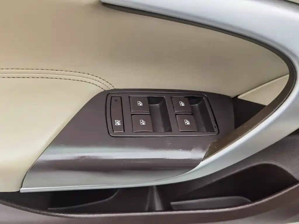 Buick Regal — миниатюра 9