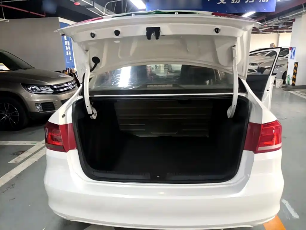 Volkswagen Santana — миниатюра 19