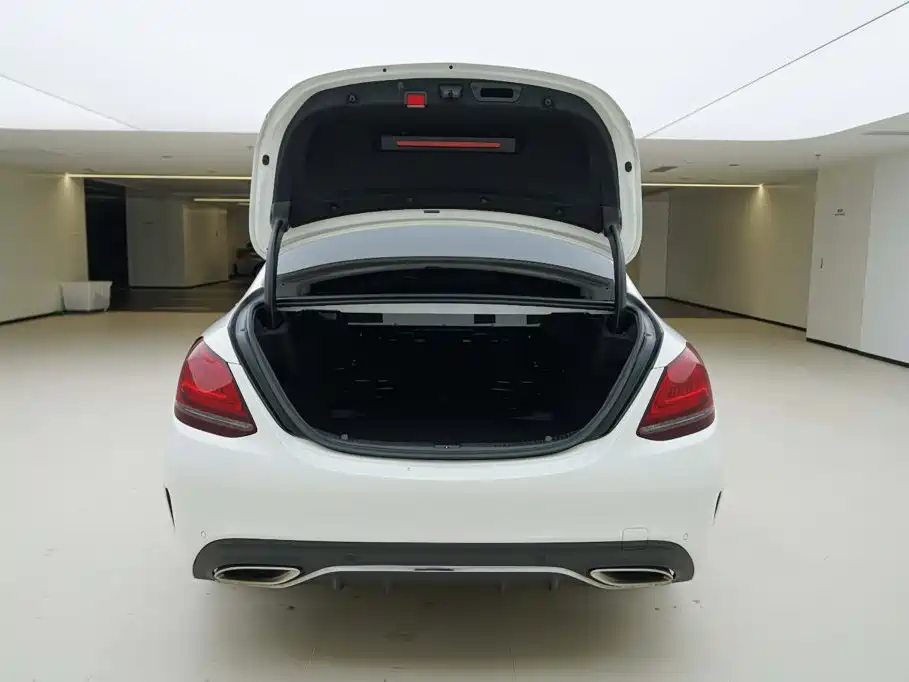 Mercedes-Benz C-Class — миниатюра 5