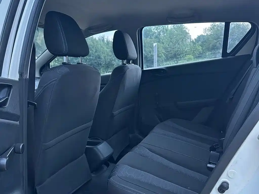 Baojun 310 — миниатюра 7