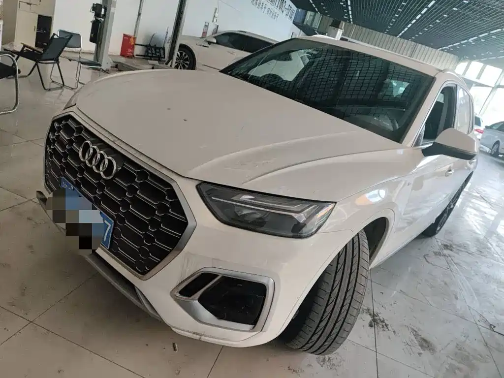 Audi Q5L 2021
