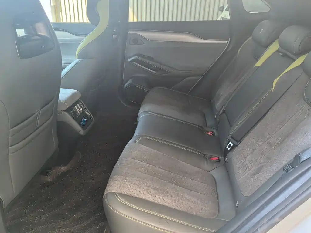 BYD L EV — миниатюра 11