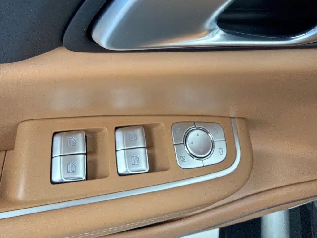 Li Auto Li ONE — миниатюра 15