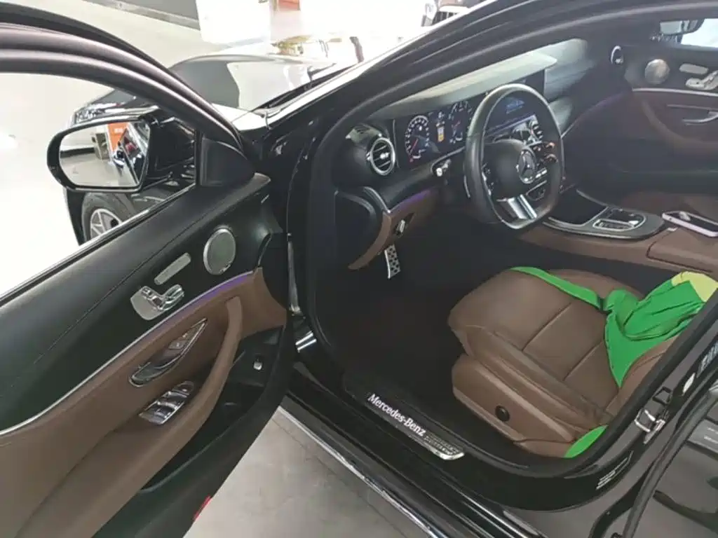 Mercedes-Benz E-Class 2021 — фото 15