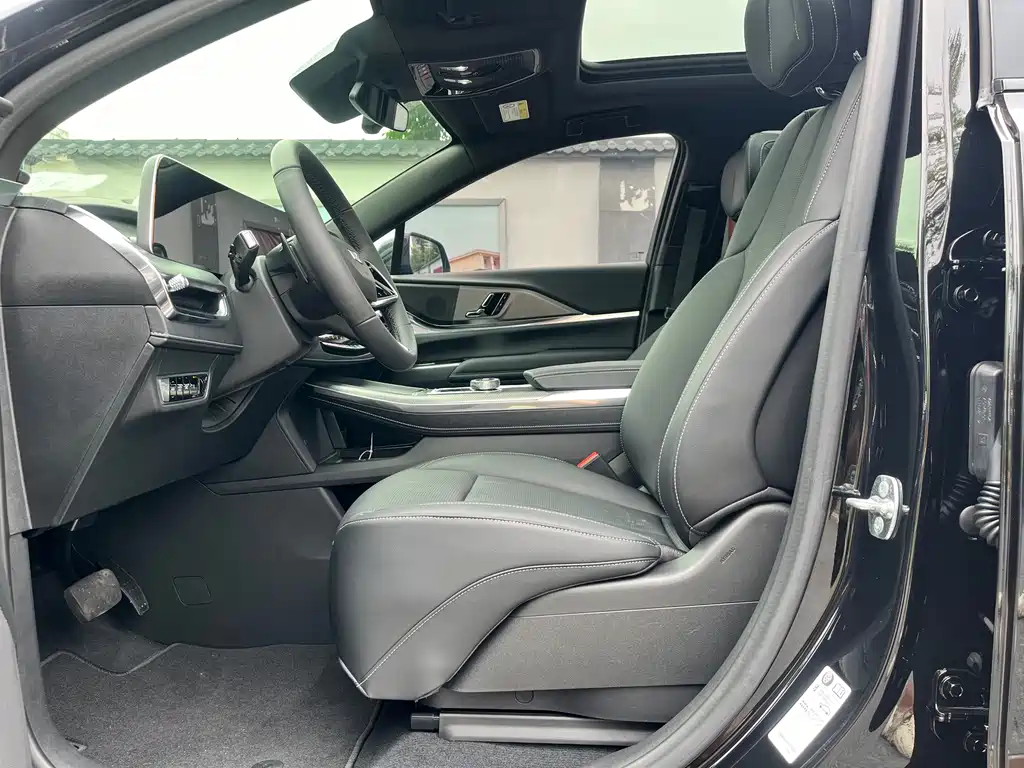Cadillac XT5 — миниатюра 11
