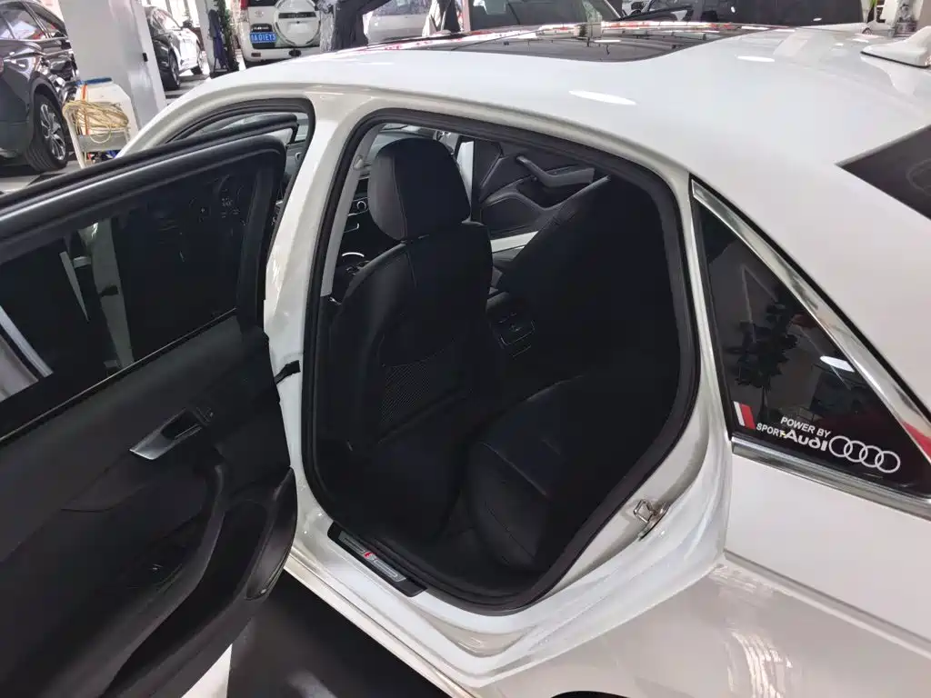 Audi A4L — миниатюра 13