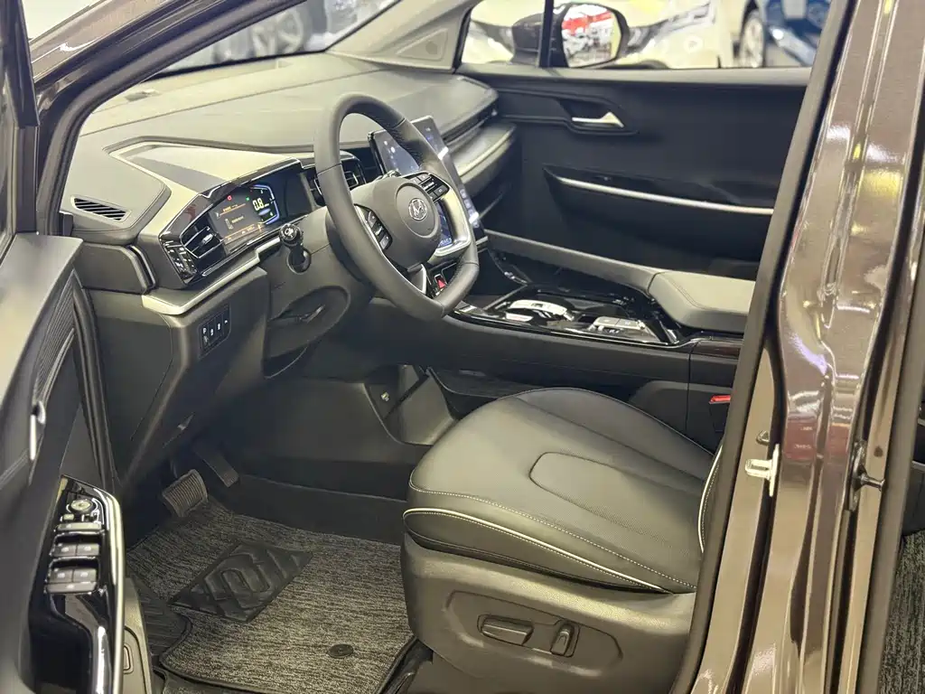 Hyundai Custo 270TGDi LUX Premium Edition, фото 4