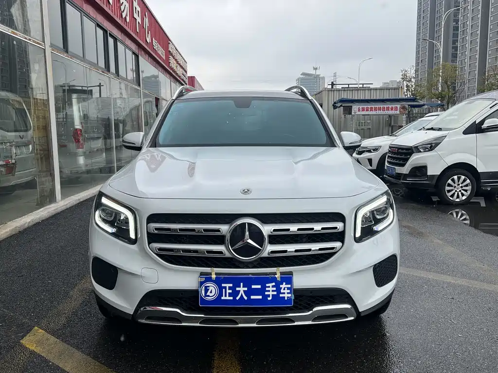 MERCEDES-BENZ GLB