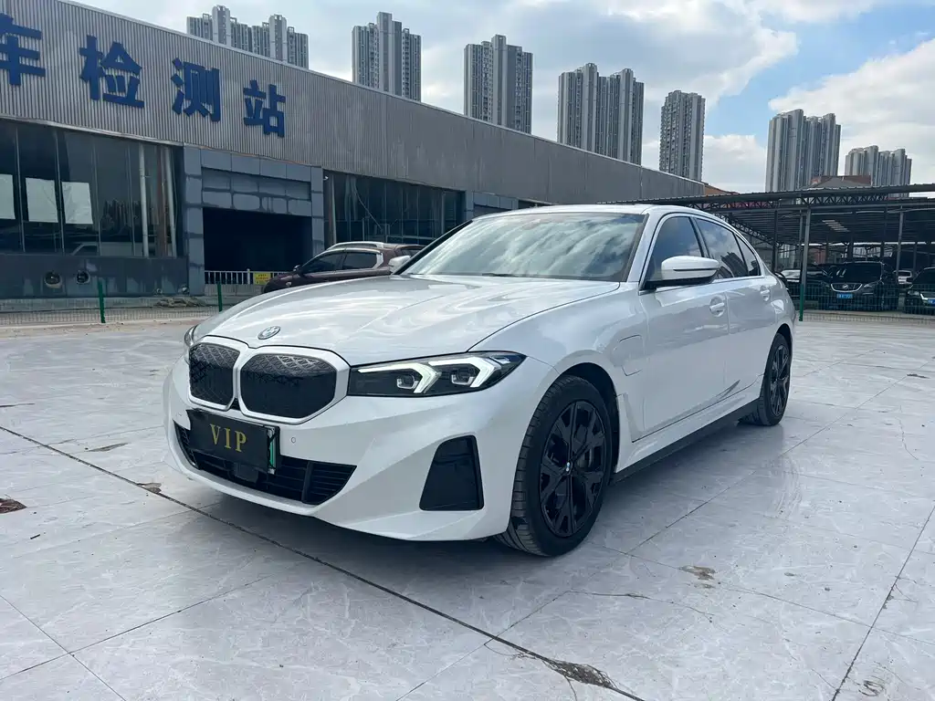 BMW i3 2025