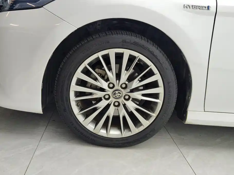 Toyota Camry — миниатюра 6