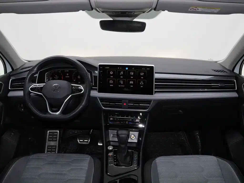 Volkswagen Tiguan X — миниатюра 15