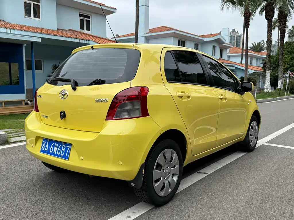 Toyota Yaris — миниатюра 10