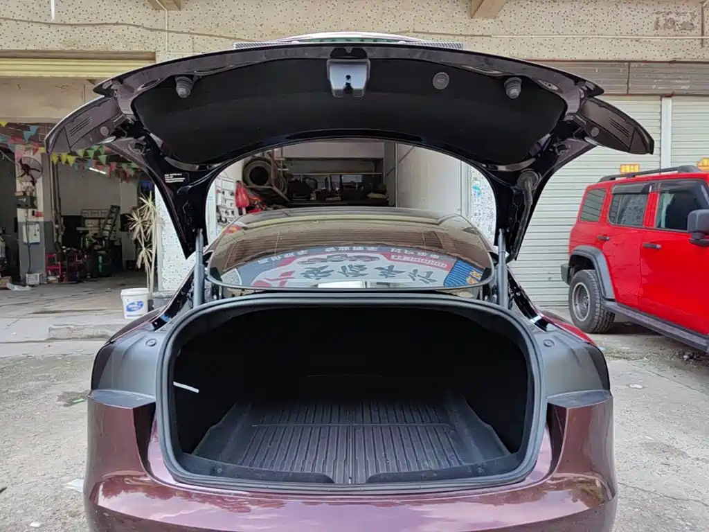 Tesla Model 3 — миниатюра 19