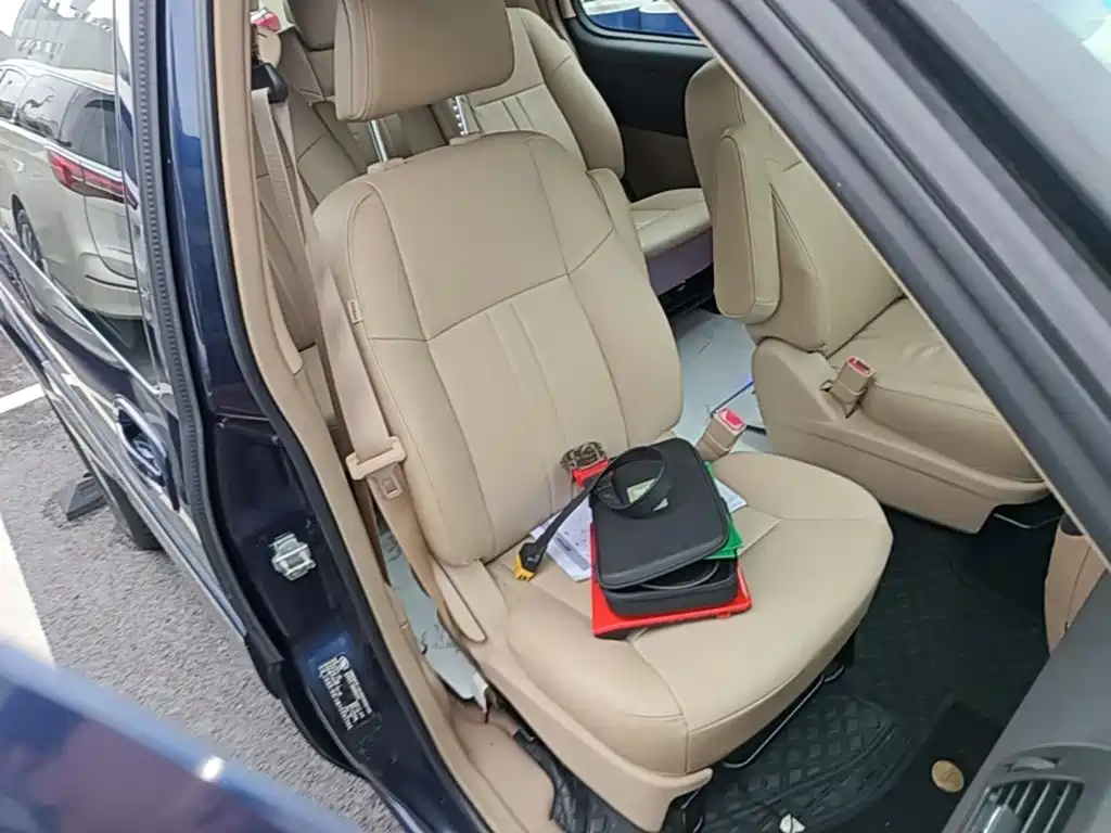 Buick GL8 — миниатюра 25