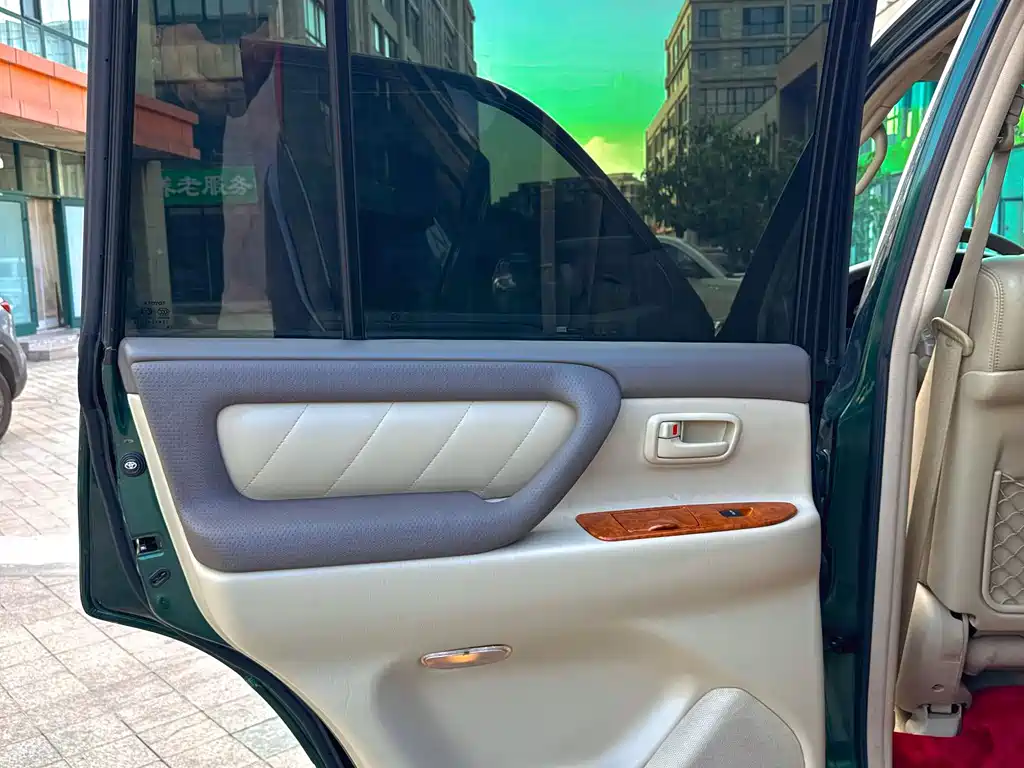 Toyota Land Cruiser — миниатюра 12