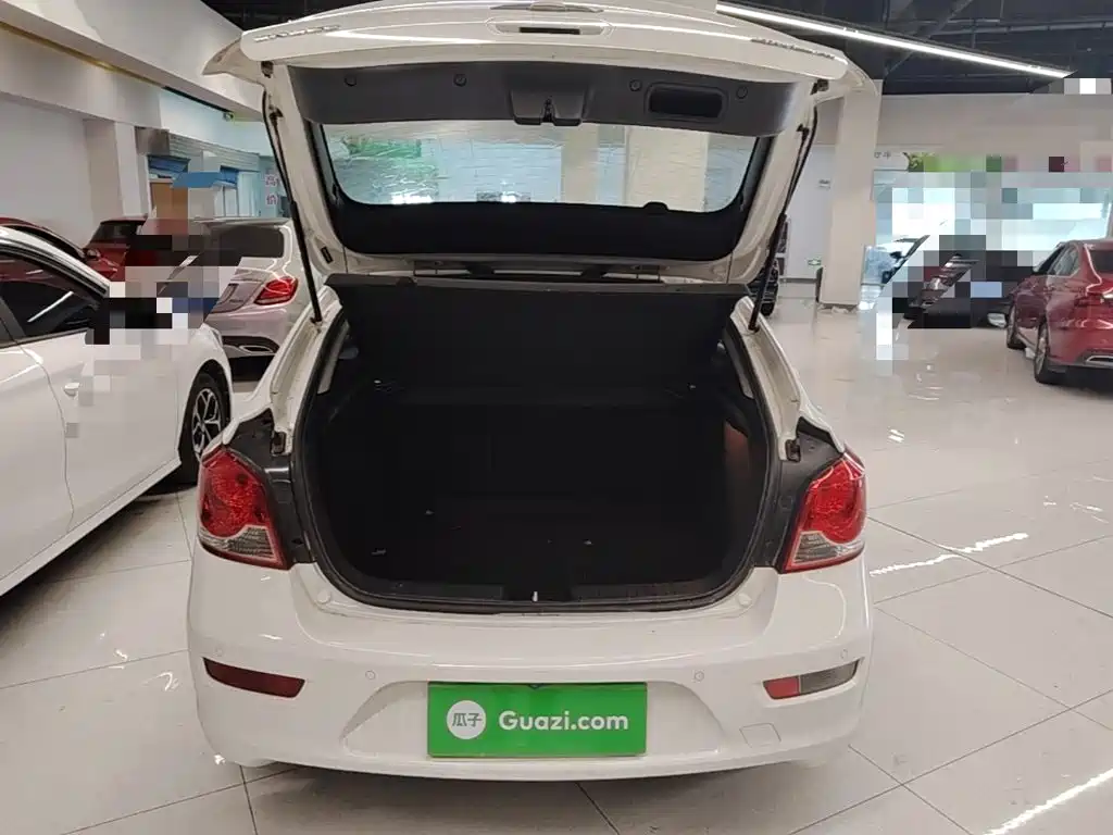 Chevrolet Cruze — миниатюра 19