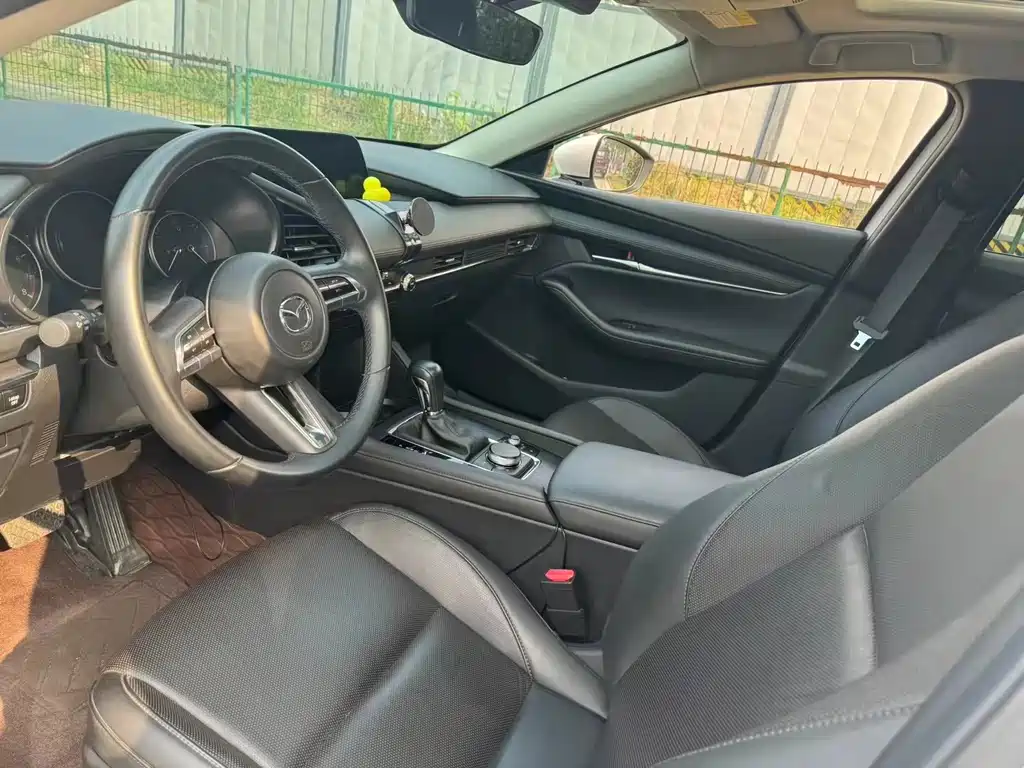 Mazda 3 Axela — миниатюра 4