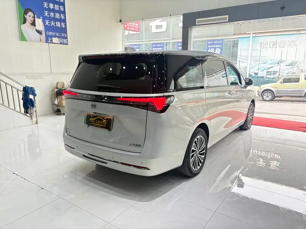 BUICK GL8 NEW ENERGY