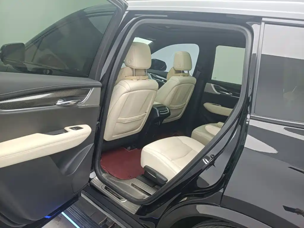 Cadillac XT6 — миниатюра 10